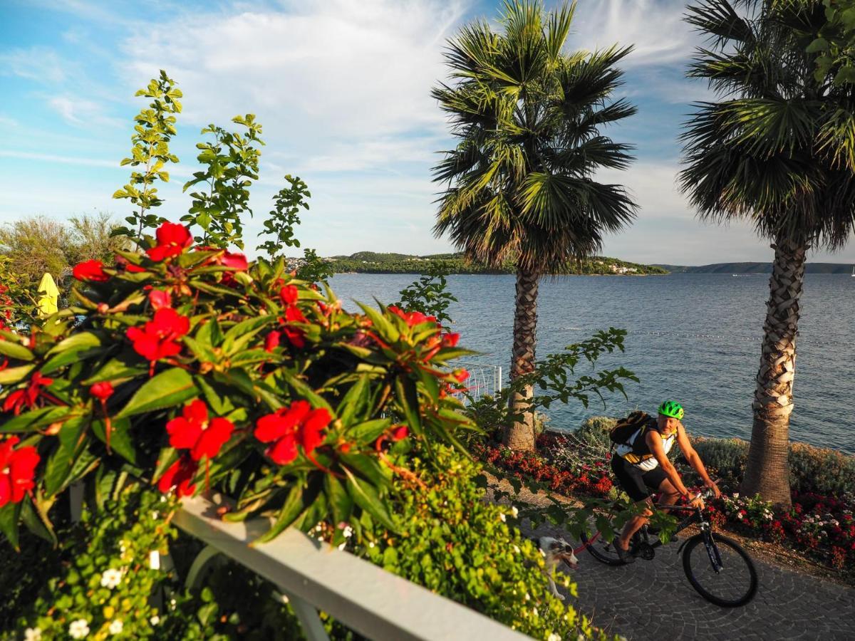 Mediteran Travel Mobile Homes Belvedere Seget Vranjica Exterior photo